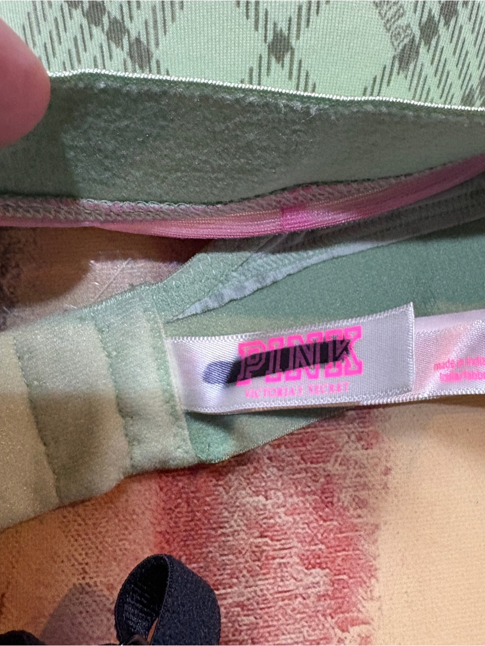 Lot of 7 Victoria’s secret/Pink bras - smaller sizes - Picture 6 of 6